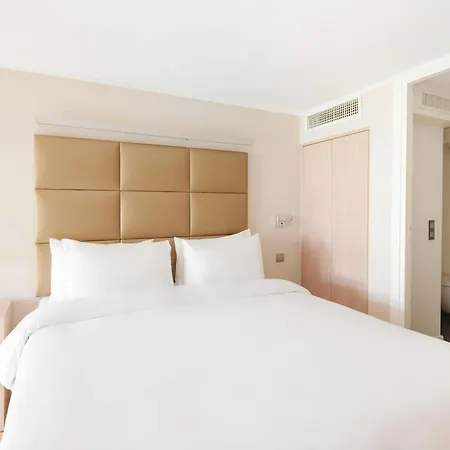 L'Edmond Hotel Parc Monceau Hotel 4*