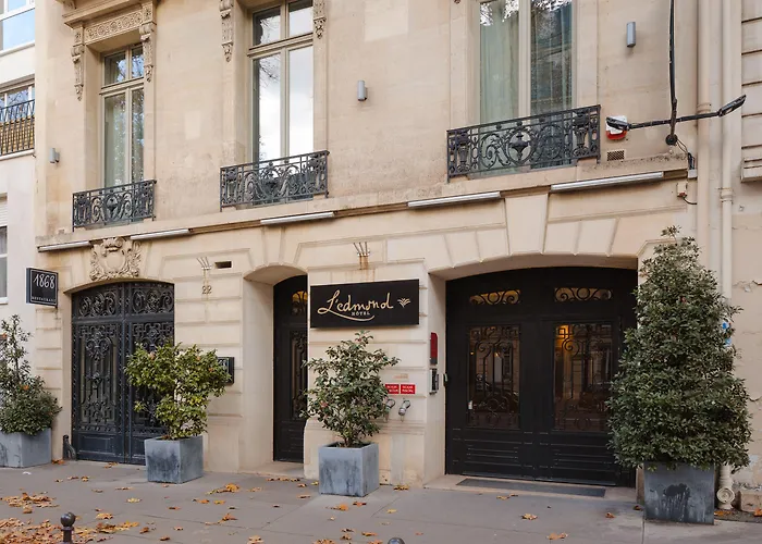 Sonder L'edmond Parc Monceau Париж