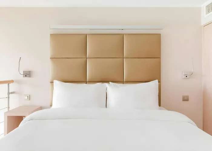 Sonder L'edmond Parc Monceau 4* פריז