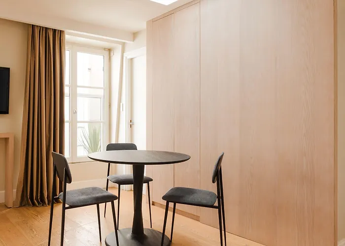 Sonder L'edmond Parc Monceau מלון 4*